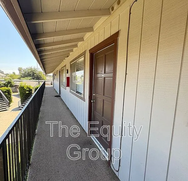 1865 Emma Lee Ln — Photo 3