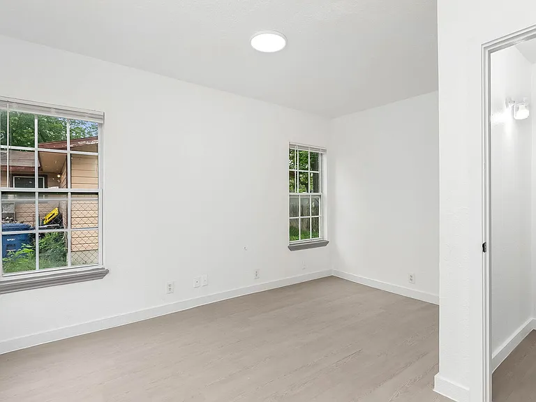 1135 Ceralvo St — Photo 8