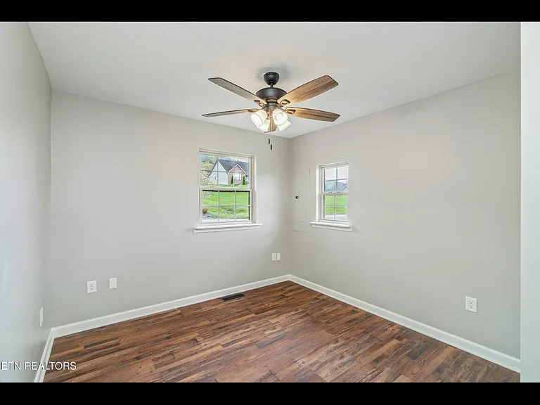 308 Lindder Dr — Photo 5