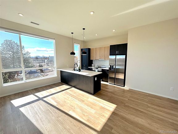 3rd image of 2049 S Columbine St #402