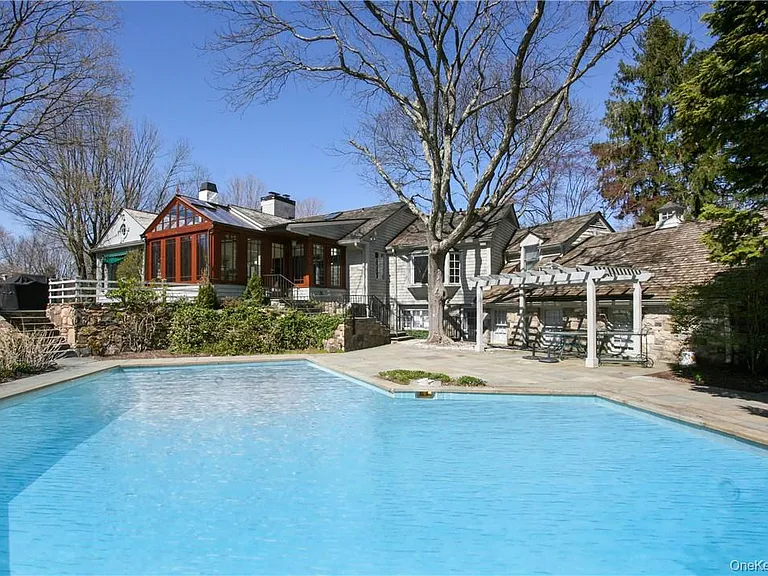 106 Old Stone Hill Rd — Photo 4