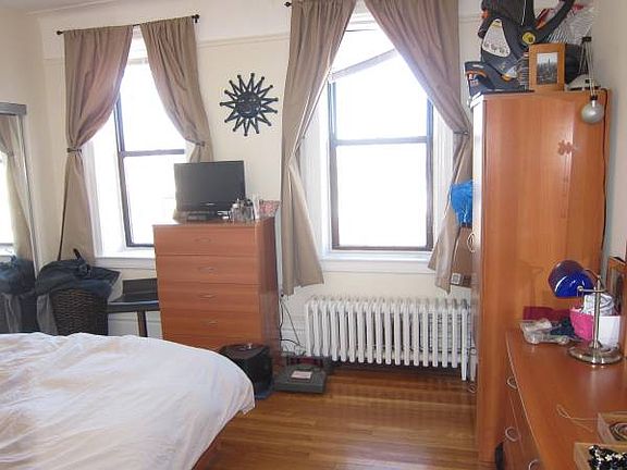 3rd image of 3015 33rd St APT 1A