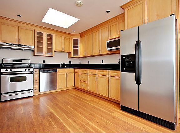 3rd image of 1922 34th Ave
