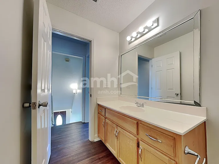 5718 Eagleston Dr — Photo 17