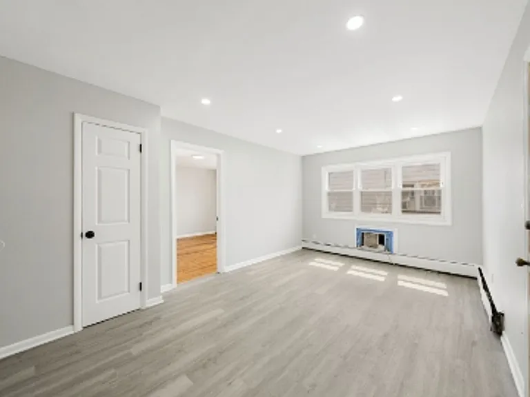 1213 Roselle St — Photo 8