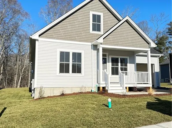 103 Ipswich Blvd N, West Kingston, RI 02892