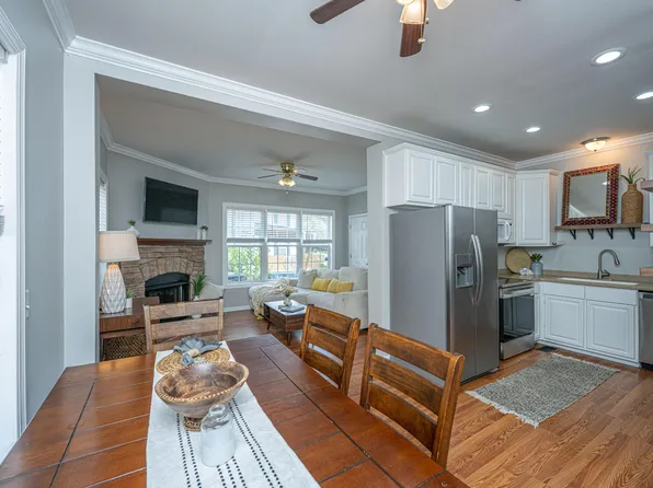 118 Congress St APT B, Charleston, SC 29403