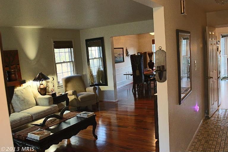 1st image of 3001 Seven Oaks Pl
