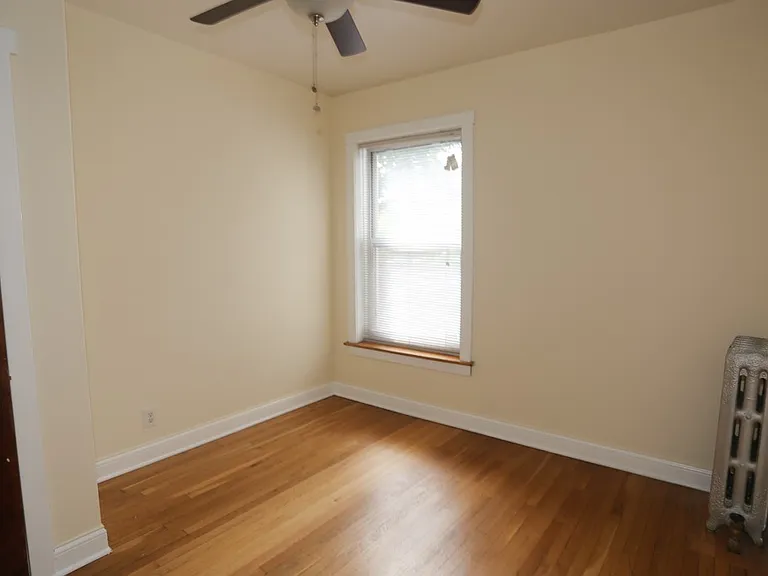 1258 W Montrose Ave #2 — Photo 16