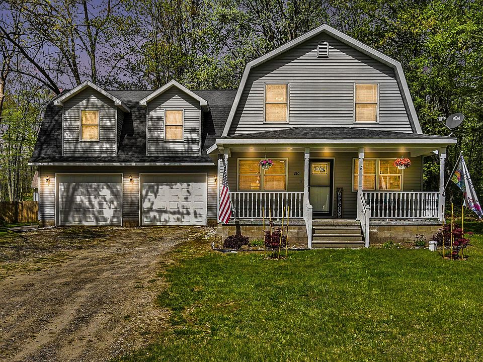 1st image of 210 Whitebirch Dr