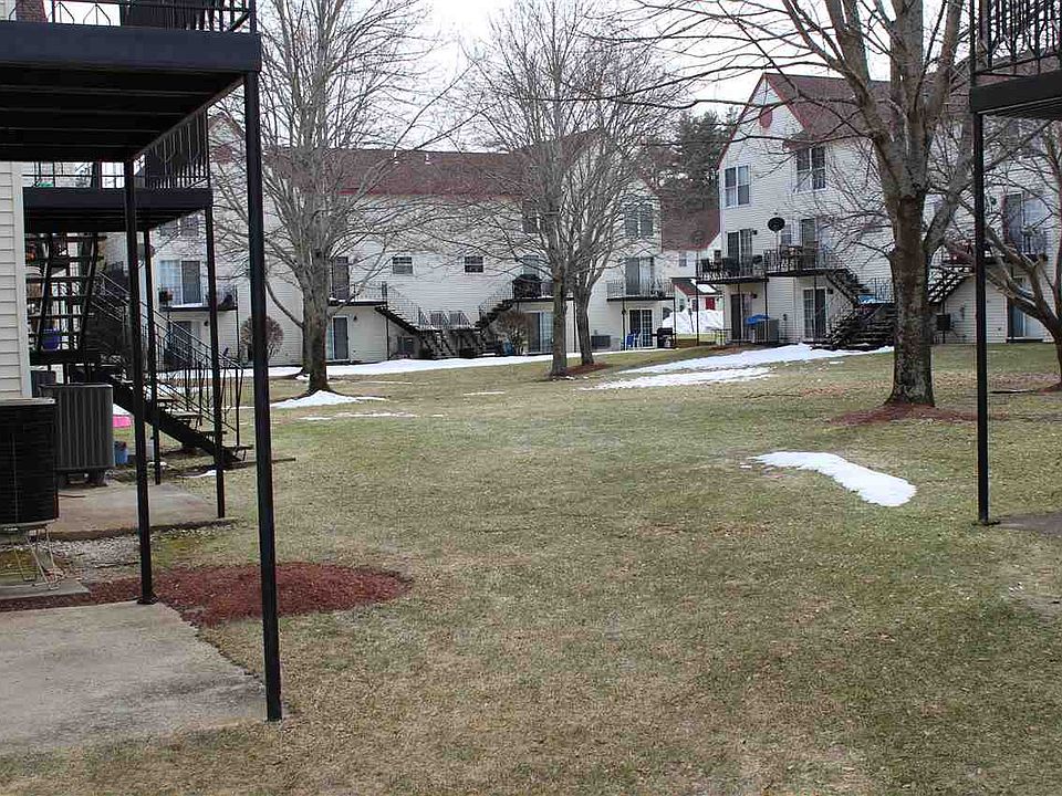 2nd image of 5A Colonial Dr