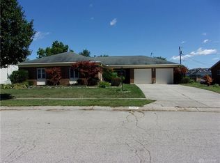 749 Westledge Dr, Dayton, OH 45426