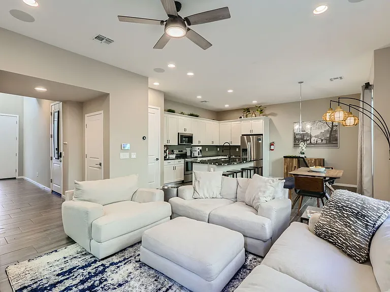901 S Smith Rd #1056 — Photo 5