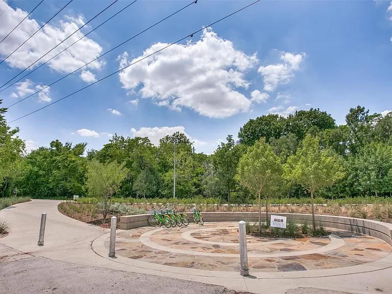 3945 Buena Vista St #C — Photo 25