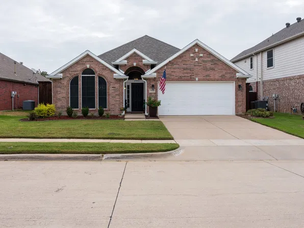 2008 Oak Hollow Dr, Bedford, TX 76021