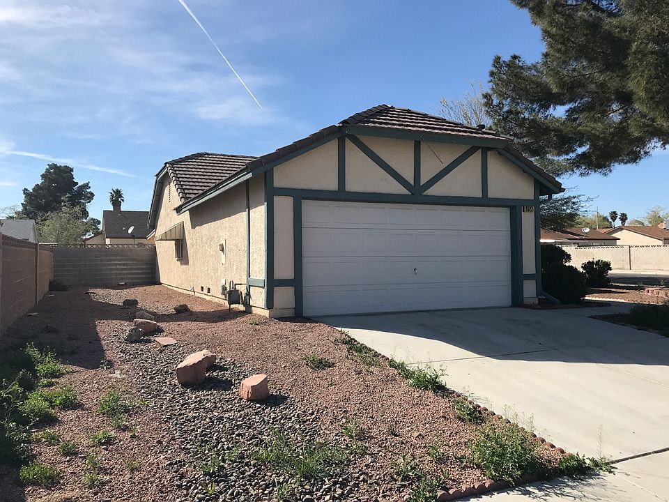 1st image of 1527 Foxglove Dr