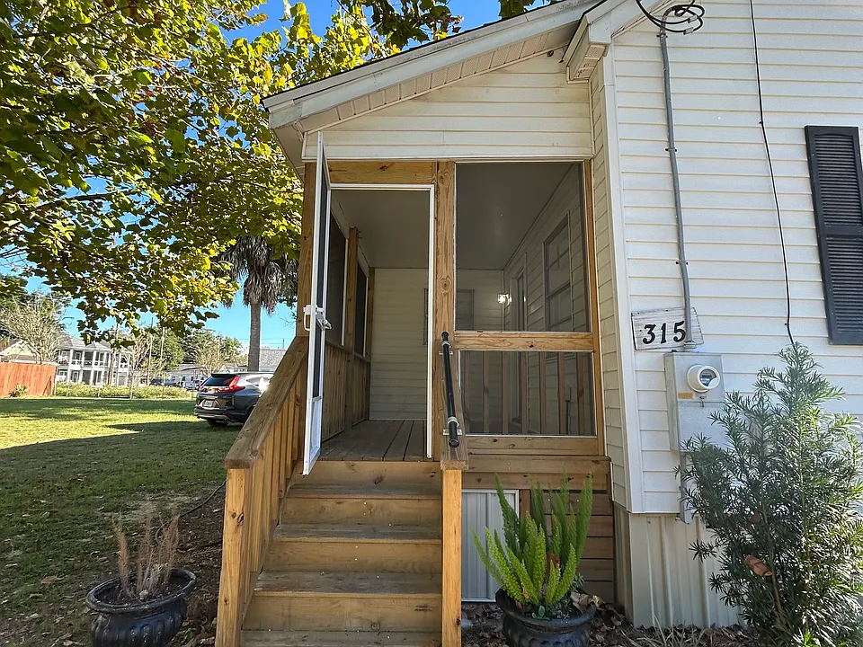 315 E Brainerd St