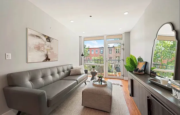 Rented by Reavis | media 2