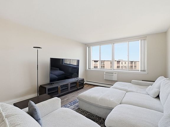 5th image of 9740 S Pulaski Rd APT 605