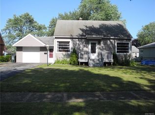 75 Arlington Pl, Depew, NY 14043