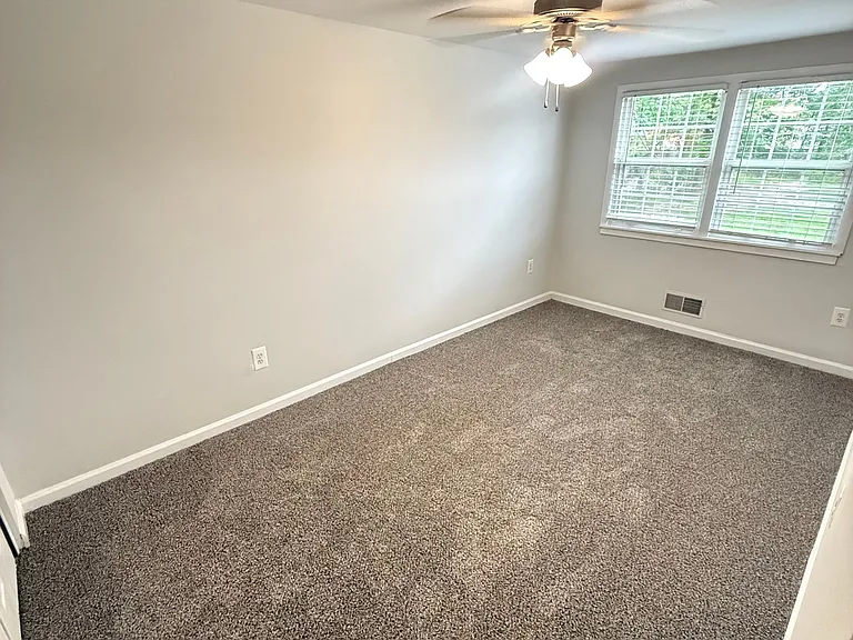 Longview — Photo 116