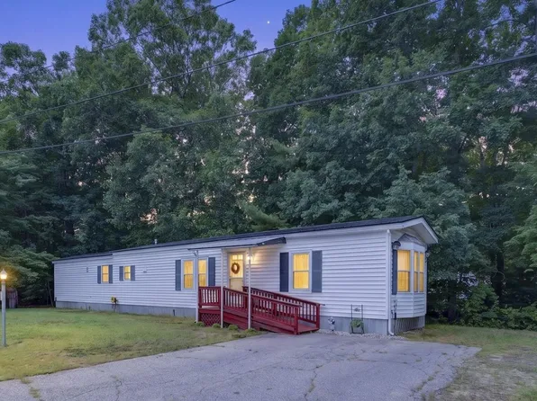 19 Village Drive, Raymond, NH 03077