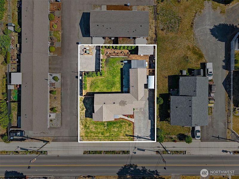 2nd image of 2801 Borst Avenue
