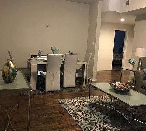 2nd image of 4612 S Lake Park Ave #3