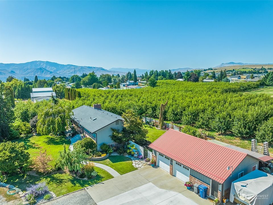 1st image of 2315 NE 1st Street