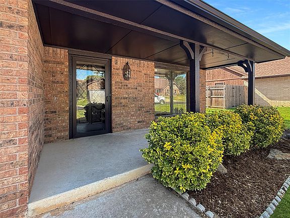 2nd image of 408 Willow Branch Rd