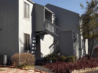 9121 S Pointe Ridge Ln, Bloomington, IN 47401