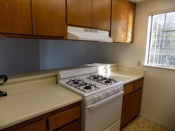 5th image of 469-475 Pacific St #469
