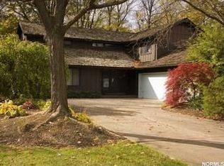 6250 Wild Oak Dr, North Olmsted, OH