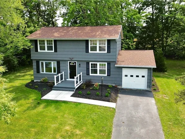 13 Elm Hill Way, Camillus, NY 13031