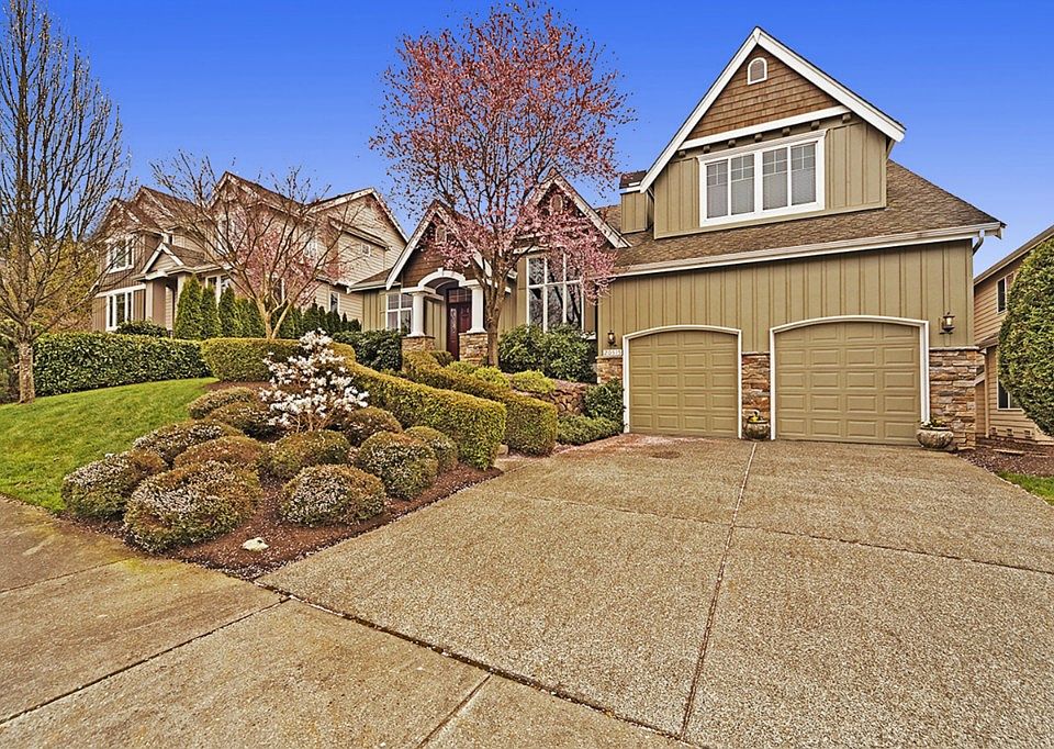 1st image of 20515 NE 24th Pl