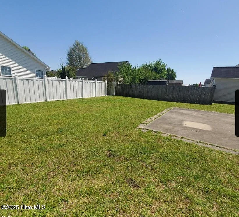 3 bed, 2.0 bath, 1257 sqft, $1,700 — Photo 4