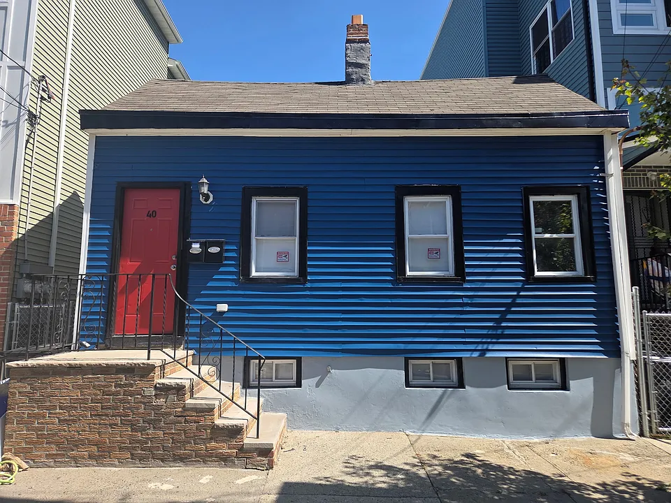 40 Blum St