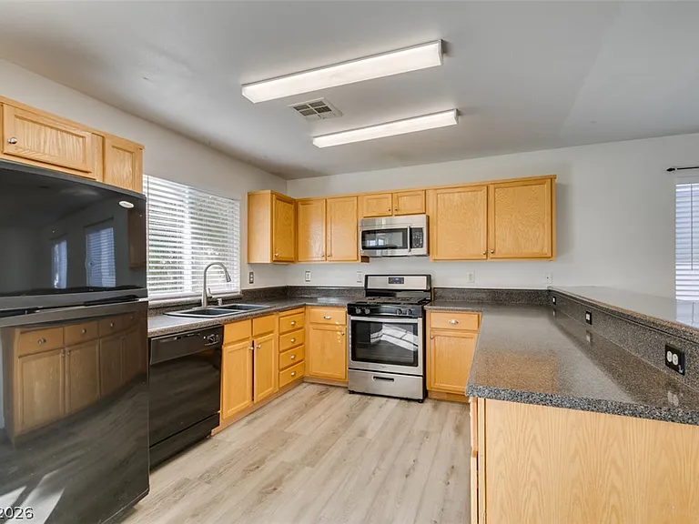9321 Copper Bay Ave — Photo 30