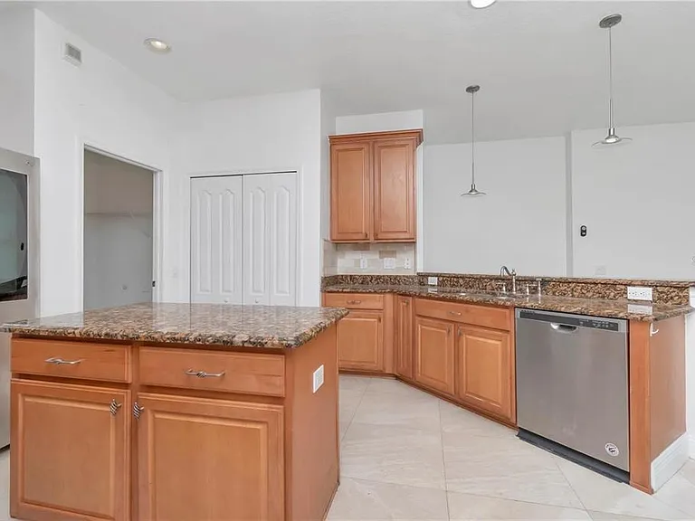 29822 Boyette Oaks Pl — Photo 10