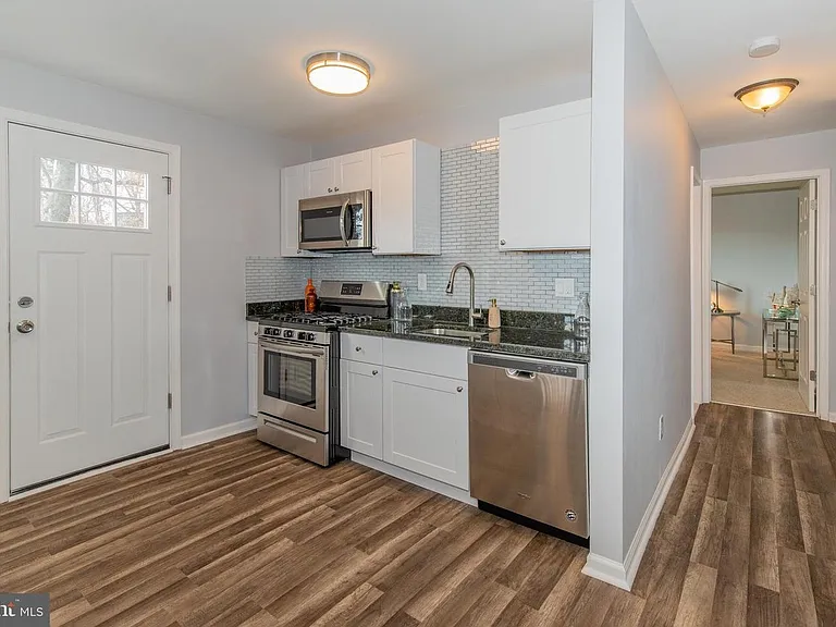 22 Chamber Ave — Photo 21