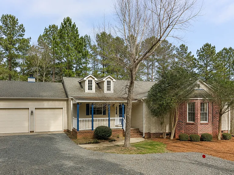 15 Remington Ln — Photo 1