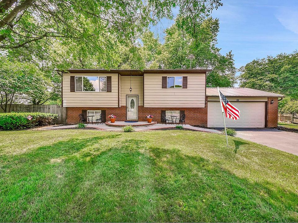 1st image of 401 Graceland Dr