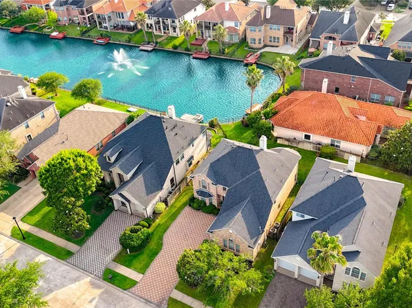 14206 Ayers Rock Rd, Sugar Land, TX 77498