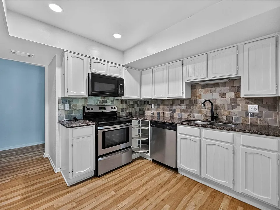 2107 N Red Cedar Cir