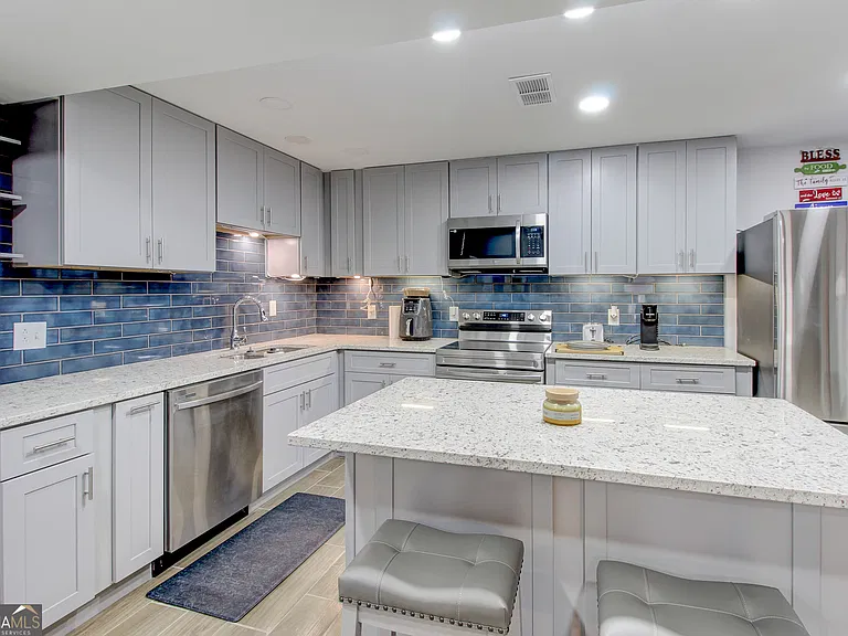 4915 Lake Forest Dr SE — Photo 16