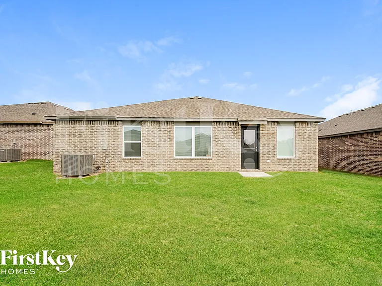 433 Labelle Ln — Photo 18