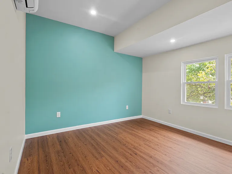 731 Humboldt St — Photo 11