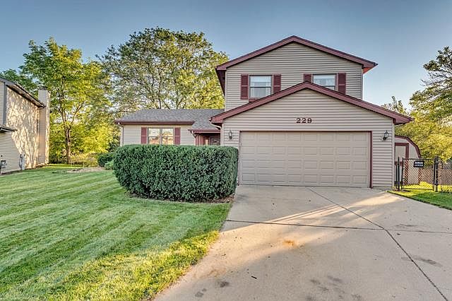 1st image of 229 Aspen Dr