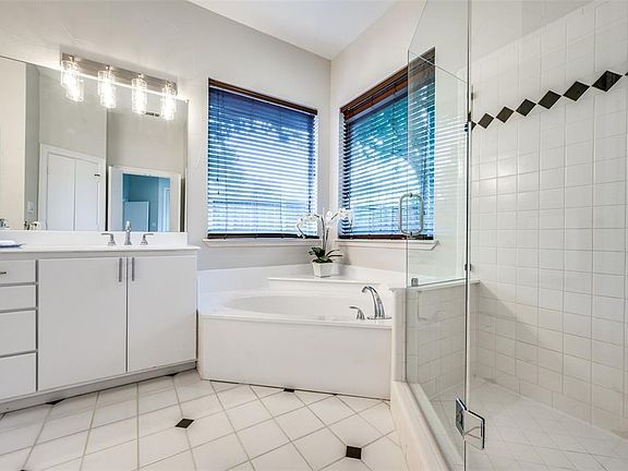4th image of 1513 Bayberry Ct