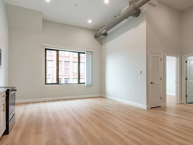 146 Main St #302 — Photo 7